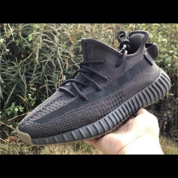 YEEZY BOOST 350 V2 - Picture 8 of 8